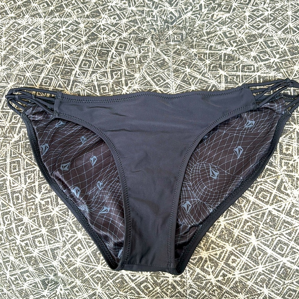 Volcom black Bikini bottom, size large